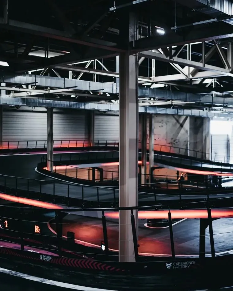 Multi-level indoor karting track